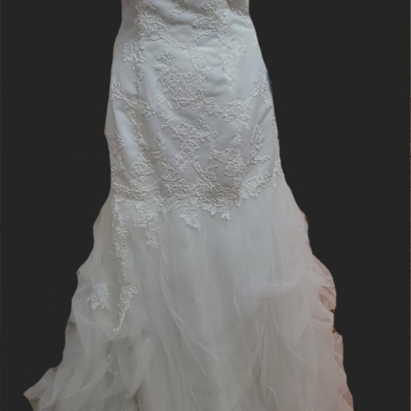 Demetrio's Wedding Dress / Gown - Picture 3 of 9